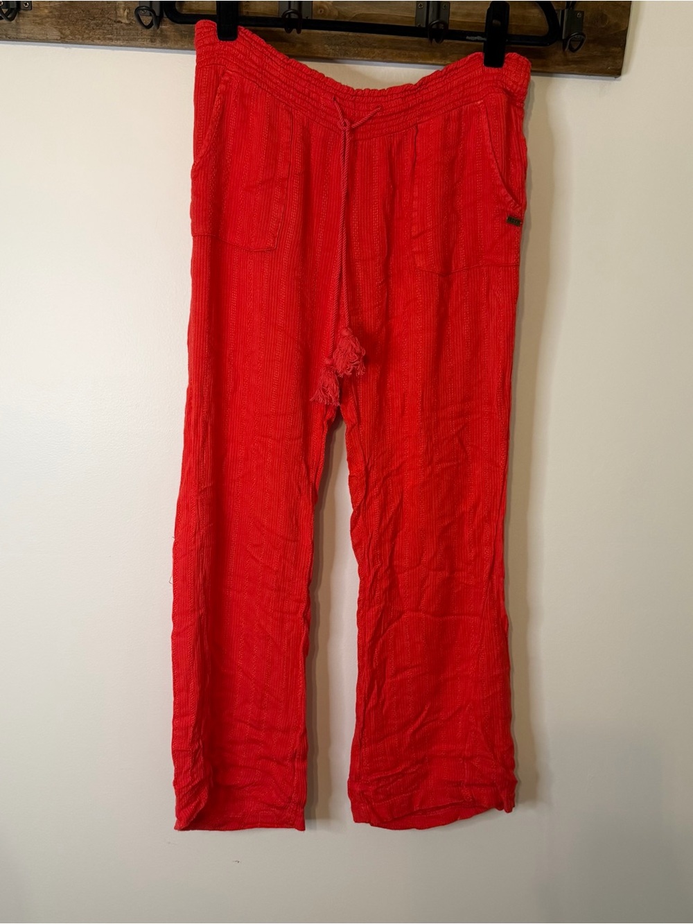 Roxy Women’s Red Crinkle Beach Pants Size Large Pull-On Wide Leg Vacation